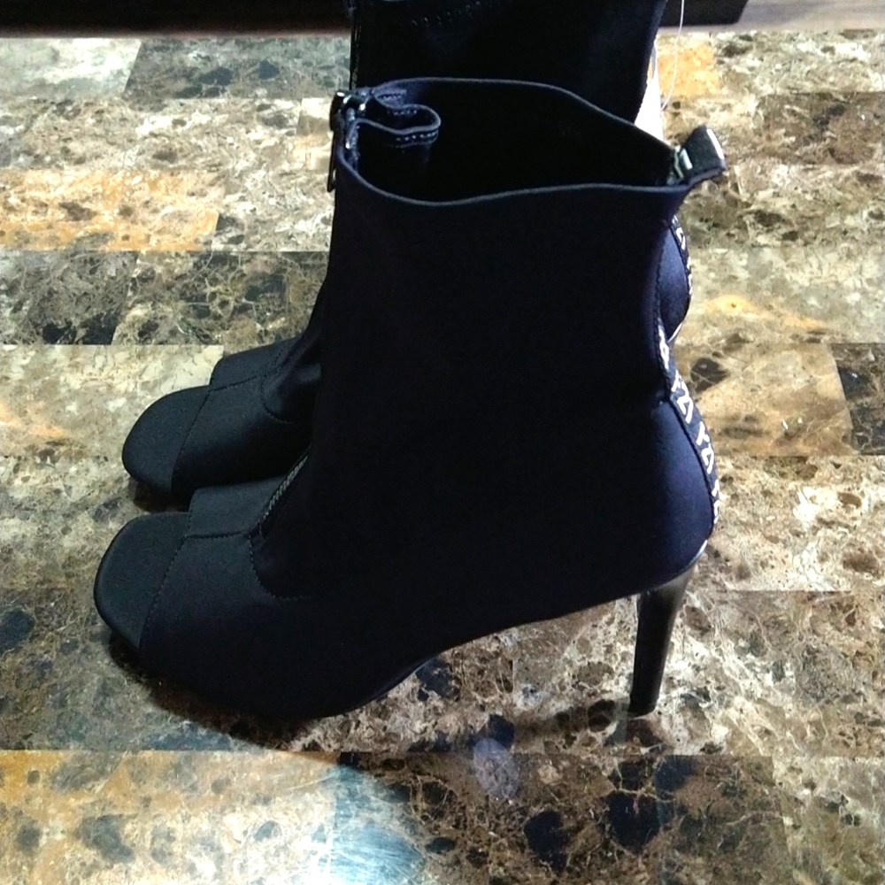 F-21 Women's High Heel Bootie